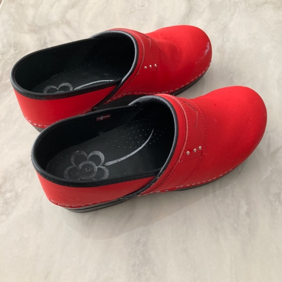 Sanita Red Clog Penny loaf unique design - Picture 2 of 12